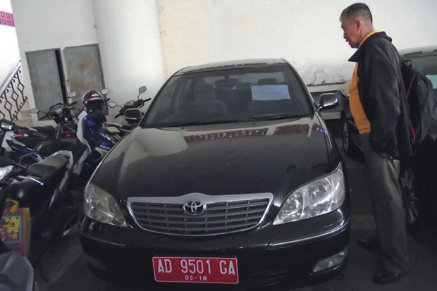 Dilelang, Mobdin Bekas...