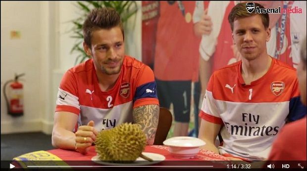 Durian Buat Pemain Arsenal...