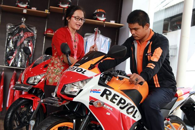 Honda CBR150R Lampaui...