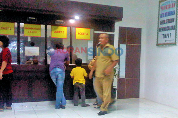 Pegawai dan Tamu Abaikan...