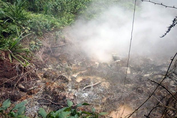 Warga Temukan Kawah...
