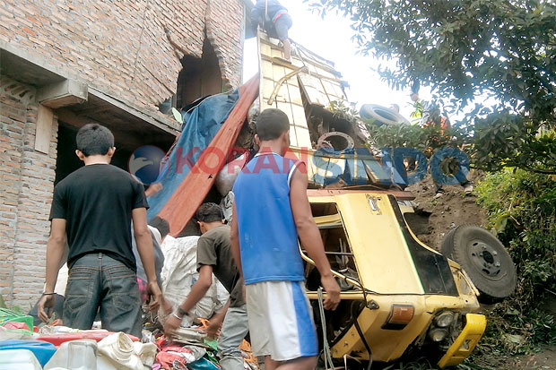 Hantam Minibus, Truk...