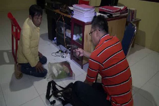 Temukan Senpi, Pemulung...