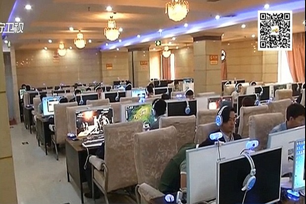 Melahirkan di Warnet,...