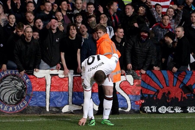 Lawan Arsenal, Rooney...