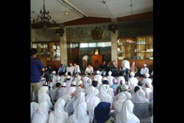 Agung Laksono dkk Pasrah...