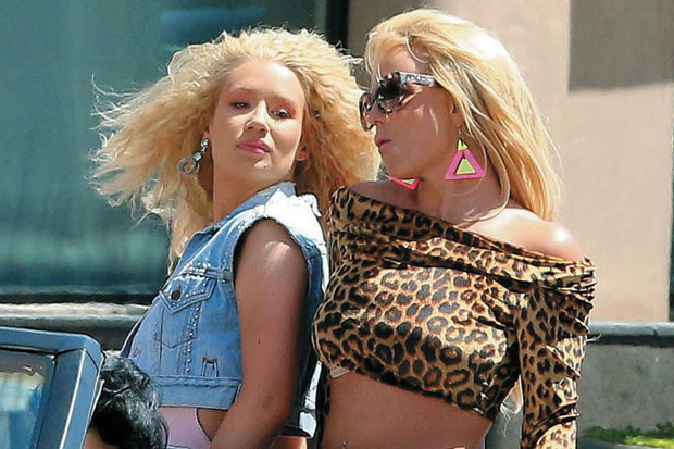 Britney dan Iggy Luncurkan...