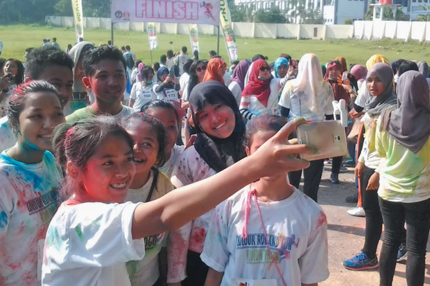 Colour Run Digemari...