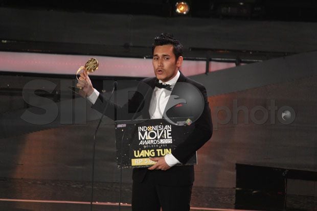 Arifin Putra Ditahbiskan...