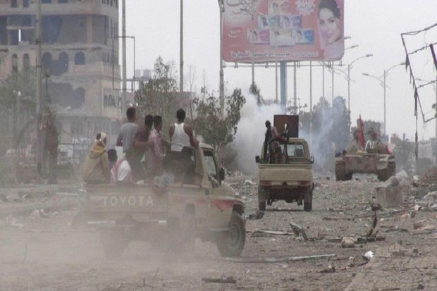 Saudi Cs Bombardir Istana...