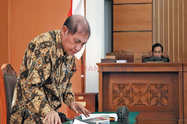 Tiga Jam Baca Sendiri...