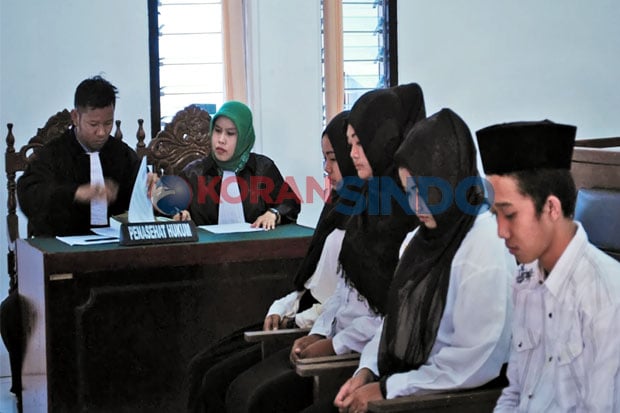 4 Penyiksa Didakwa Pasal...