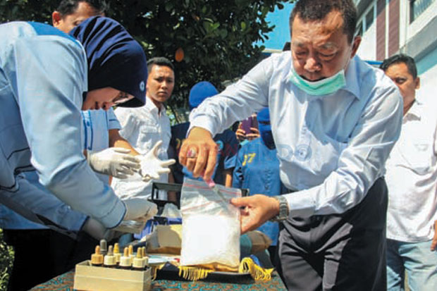 Tersangka Musnahkan...