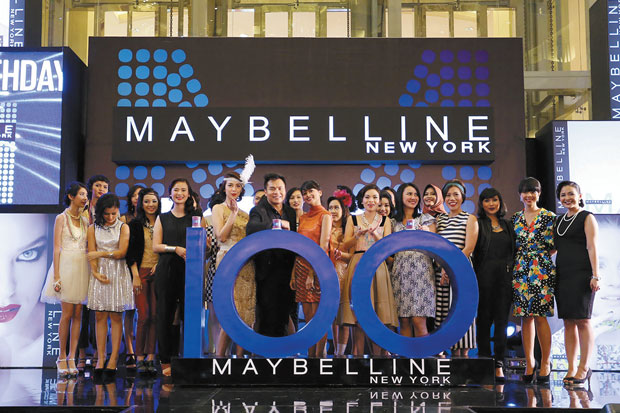 Perayaan 100 Tahun Maybelline...