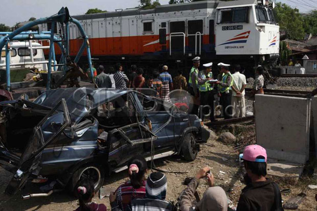 Terjebak Macet, Angkot...