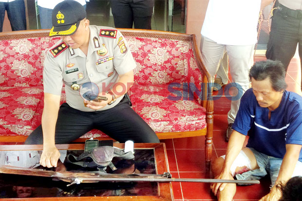 Sembunyi Bawa Senpira...