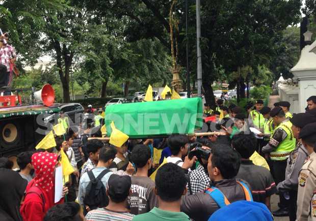 Kecewa dengan Menpora,...