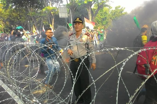 Dipenuhi Ribuan Mahasiswa,...