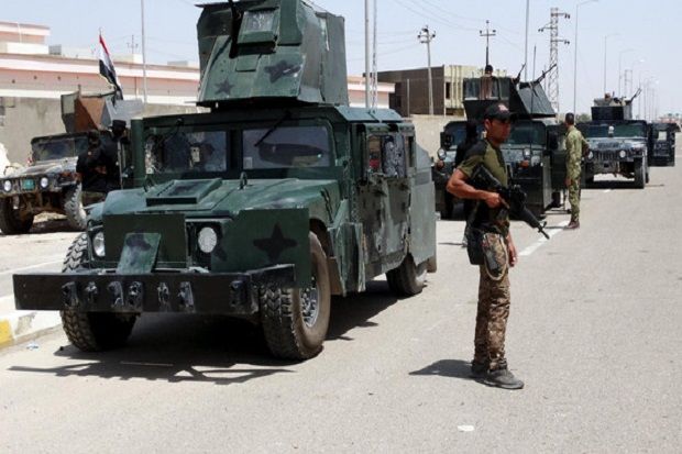 Irak Kerahkan Tank untuk...