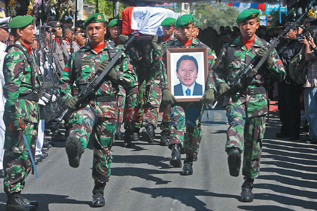 Dubes Burhan Dimakamkan...