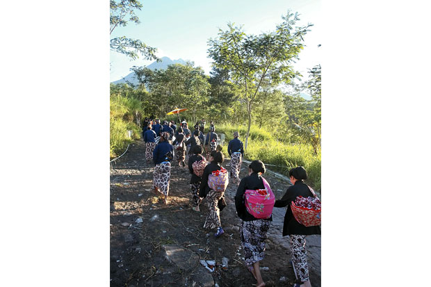 Mohon Keselamatan, Warga...