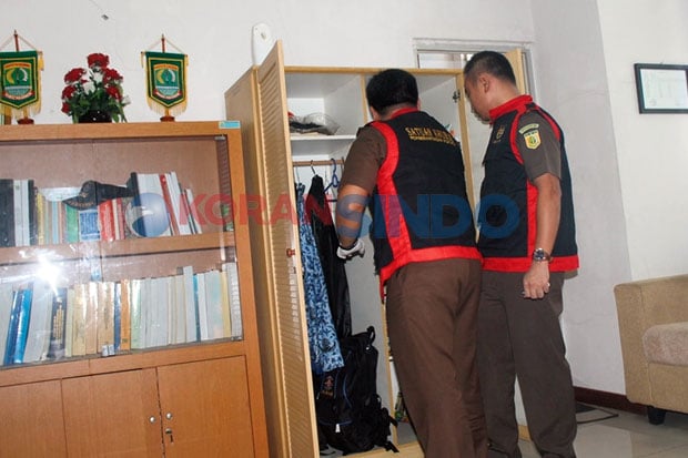 Jaksa Geledah Ruang...