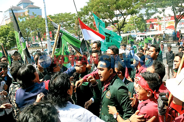 Dilecehkan, Wartawan...