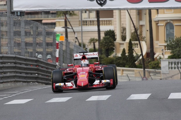 Vettel Unggul 0.218...