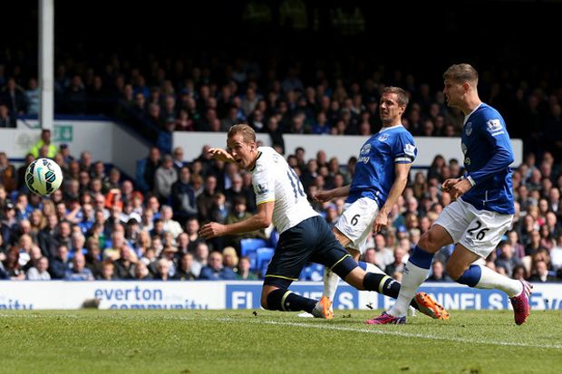 Kane Bawa Spurs Tutup...