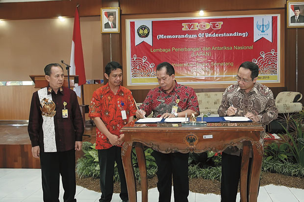 Agustus 2015, Satelit...