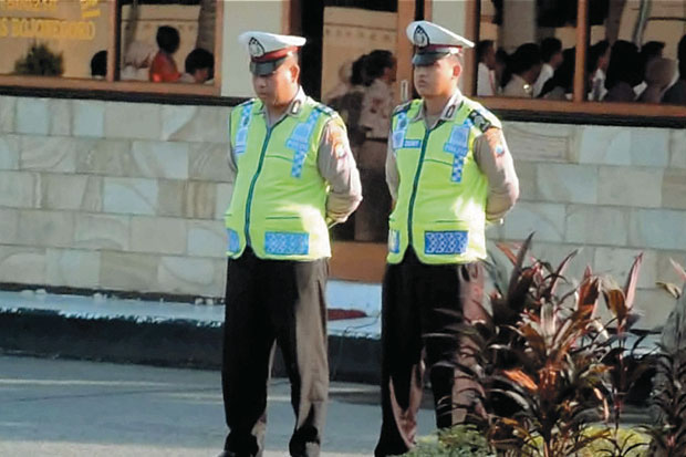 Minta Suap, Dua Oknum...