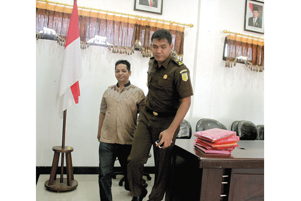 Joko Dibekuk di Rumah...