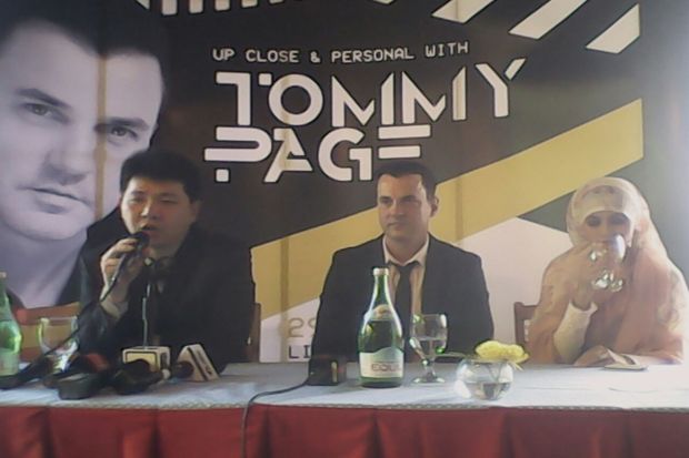 Tommy Page Hibur Penggemar...