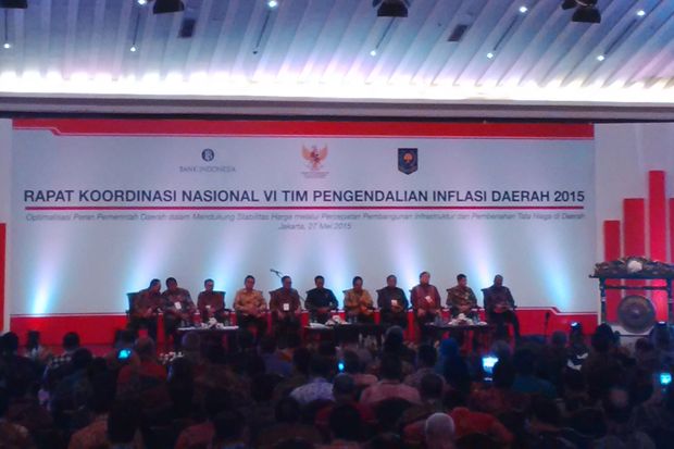Jokowi Pimpin Rakornas...