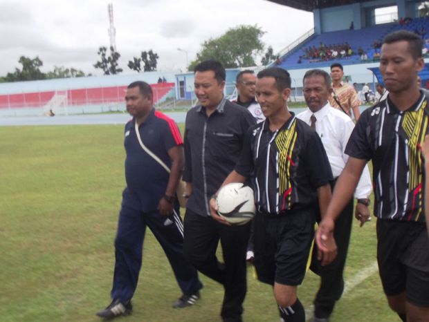 Menpora : Saya yang...