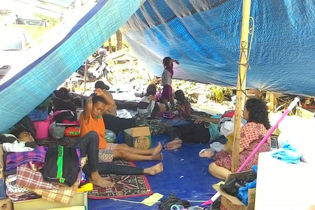 Bertahan di Lokasi,...