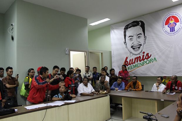 Suporter: Menpora, Jangan...