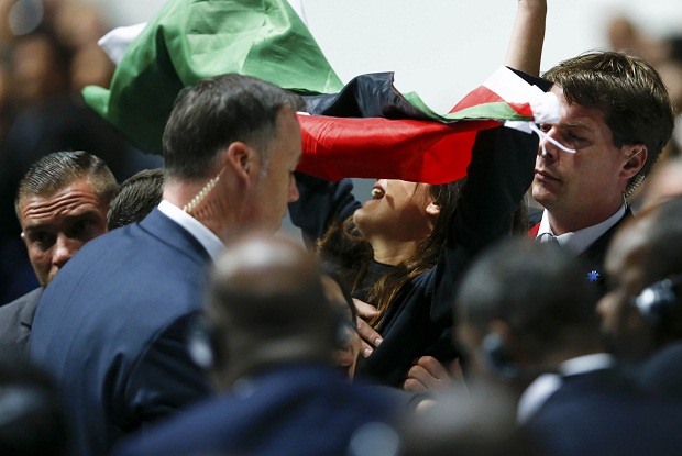 Pengibaran Bendera Palestina...