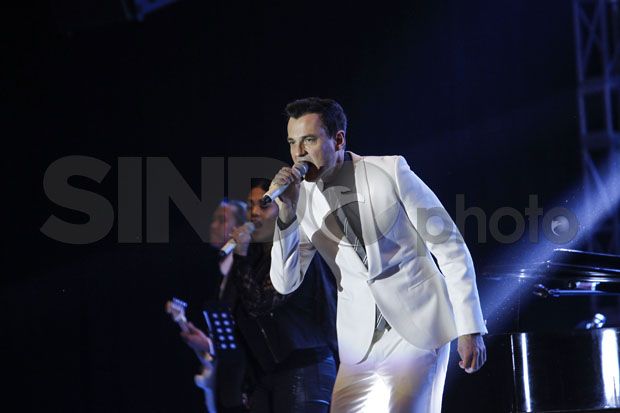 Tommy Page Berikan Banyak...