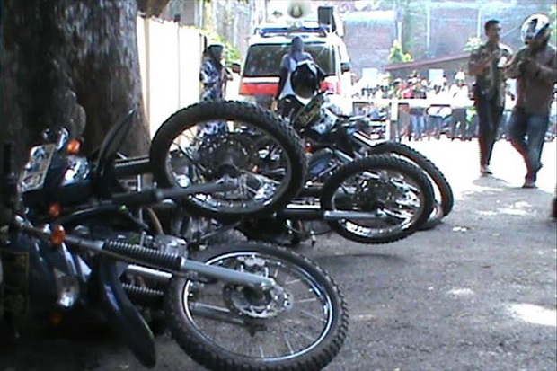 Sehari Setelah Diserang...