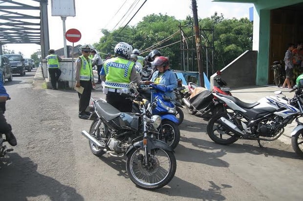 Tak Pakai Helm, Anggota...
