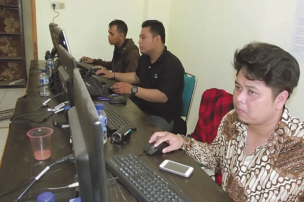 Panitia Sediakan Media...