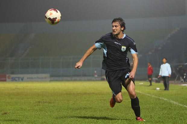 Satu Per Satu Pemain...