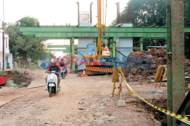 Proyek Becakayu Picu...