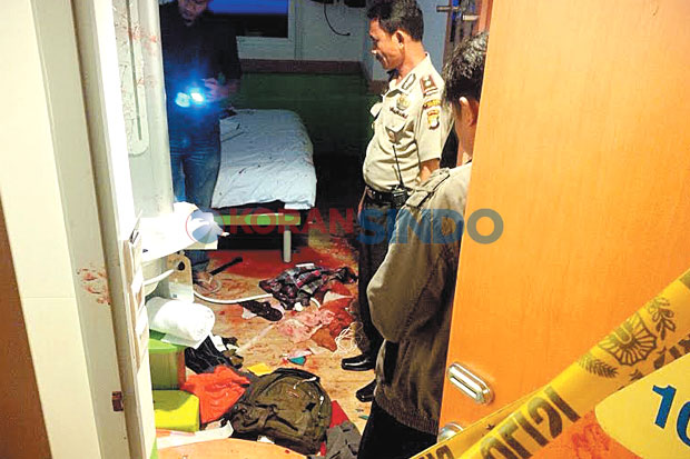 Robek Perut Berisi Sabu,...