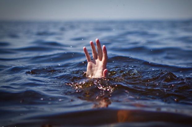 Tabrak Kayu, Speedboat...
