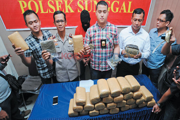 Dodol Bercampur Daun...