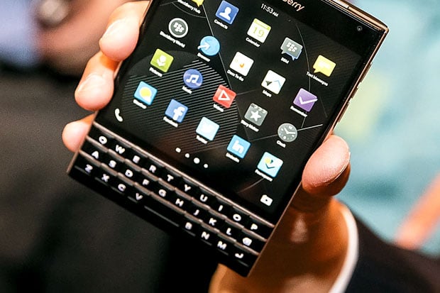 Blackberry Alihkan Fokus...
