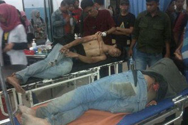 Bentrok dalam Kampus,...