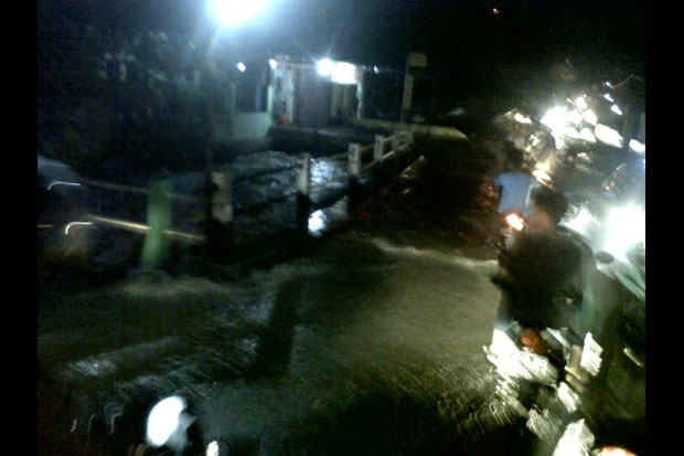 Hujan Deras, Sungai...